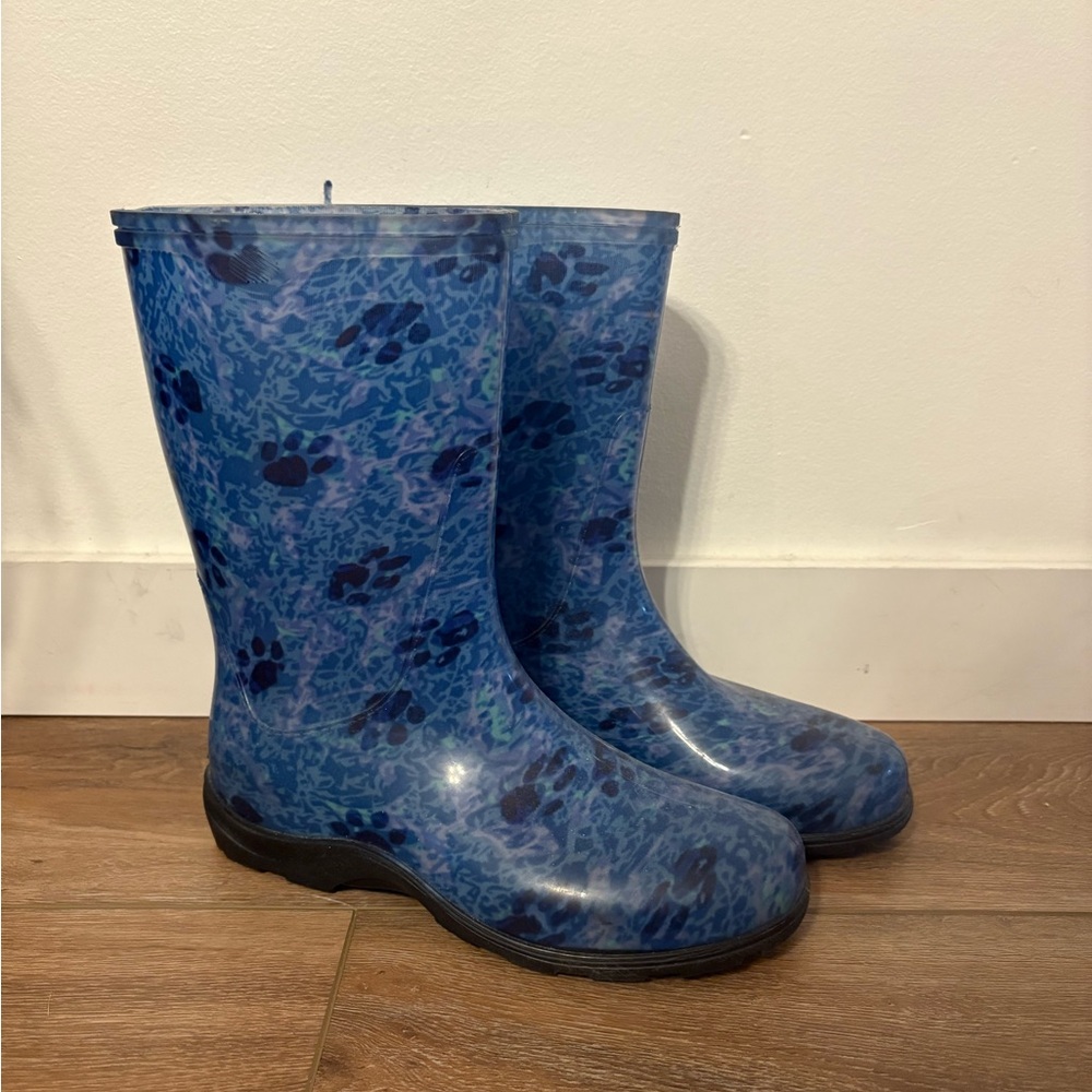 Blue Paw Print Sloggers Women’s Size 8